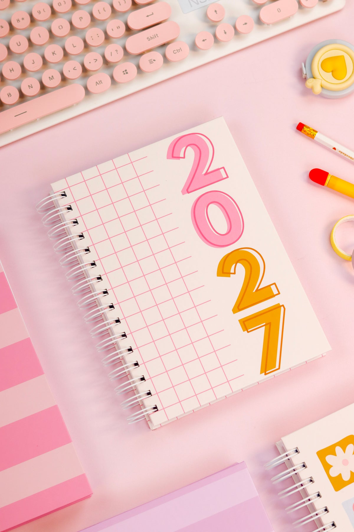 Combo Agenda fofa 2027+mini calendário